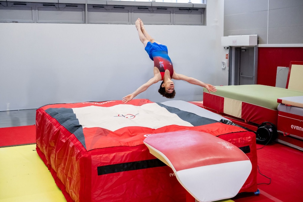 Mobilná nafukovacia doskoková plocha malá – rozmer 390 × 260 × 95 cm