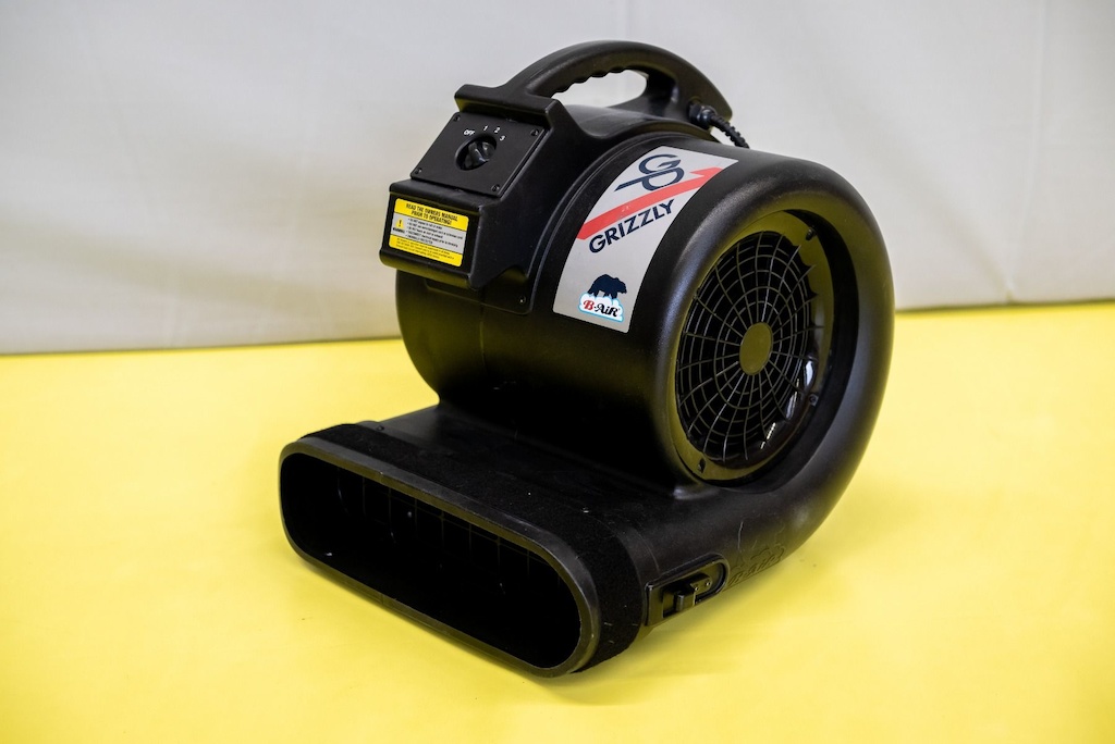 Kompresor pre nafukovacie doskokové plochy 230 V – 50 Hz