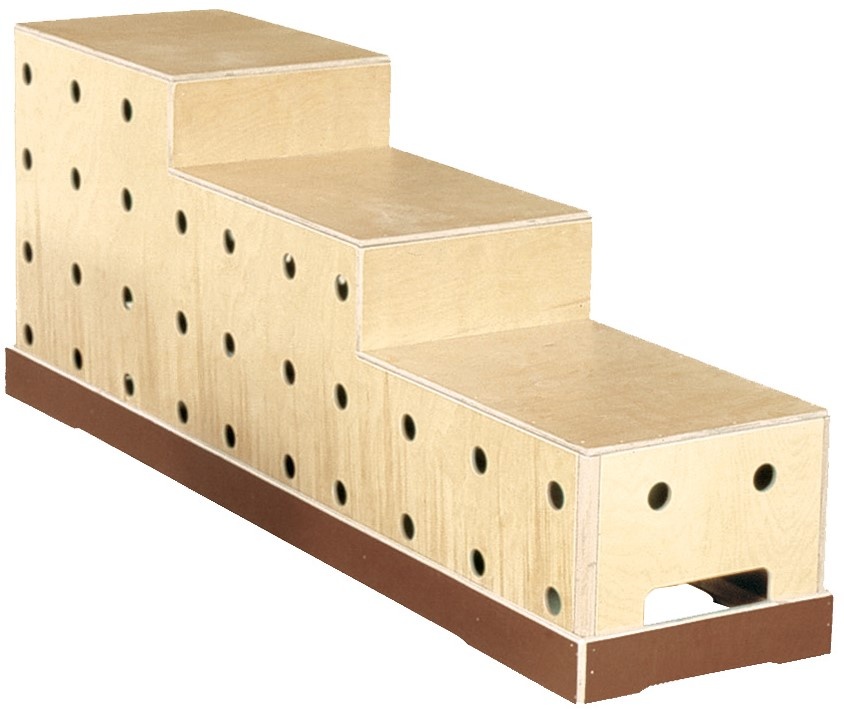 Pedagogická telocvičňa - dĺžka schodiska 160 cm, 3 výšky